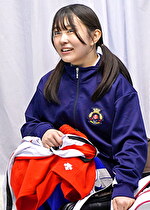 【バレー部みさきちゃん】失禁マジックミラー号 股間直押し！スクワット“電マ”カウンターで目指せ100プッシュ！快感に我慢できずガニ股でお漏らしイキしてしまう部活帰り