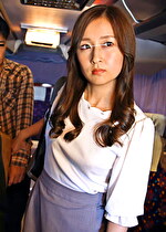 夜行バスで2人きり デカチンをねじ込まれた快感が忘れられず騎乗位中出しするまで発情腰が止まらない美尻娘 黒髪くびれJD