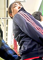 巨乳少女羞恥電車 発育した胸を変態性癖で汚しまくれ！ 推定Kカップ 玩具イカセ肉感娘