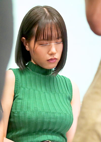 巨乳少女羞恥電車 2 発育した胸を変態性癖で汚しまくれ！ 推定Fカップ 唾液まみれボブヘア娘