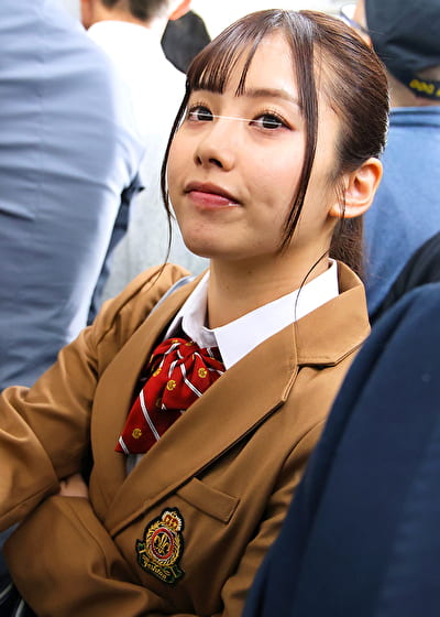 S字尻羞恥電車 粘着指マンで美尻を震わす絶頂イキ我慢J〇