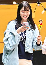 テントの中にまれた友達を助けれず2人同時にまわされた女子キャンパー 3