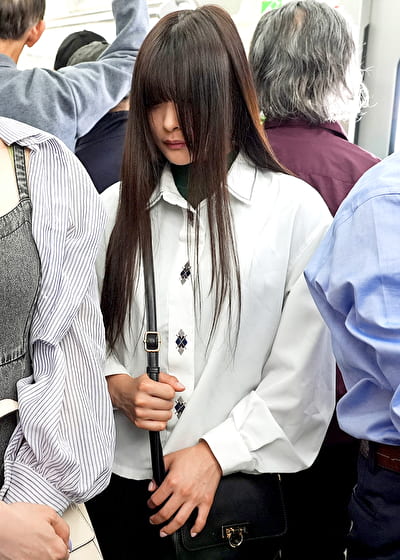 無抵抗で巨乳を震わせ感じまくる目隠れ女子中出し羞恥 内気コミュ障女子大生