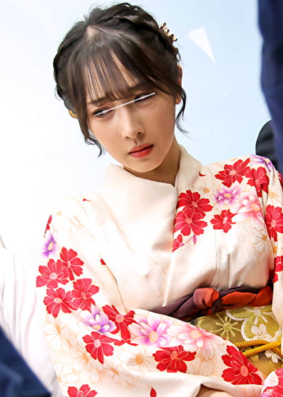 成人式羞恥 人生の晴れの日をぶっかけ精子で汚された振袖娘