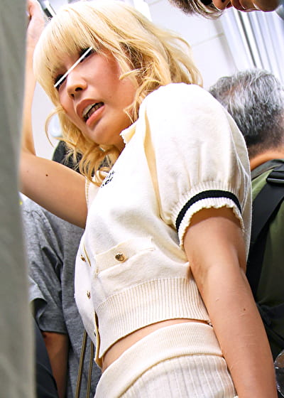 オルチャンメイク美少女羞恥 4 抵抗しまくる生意気女子が泣きイキするまで弄りまわせ！ 金髪ペタ女子