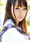 新人AVDebut！ 広島で生まれ育ち半年前までは学校に通っていた身長148cmの女の子は何故アダルトビデオに出演するのか？ ひなの里歩