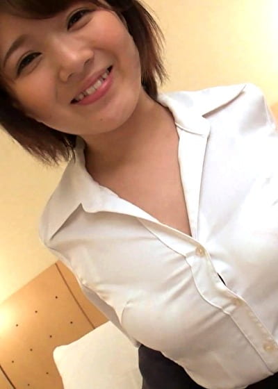 こはる 21歳 OL