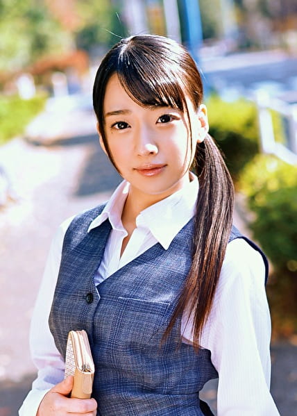 Mai（老舗お菓子メーカー受付業務）