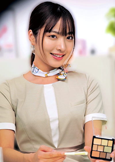 美容部員M