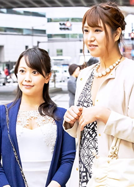 西新宿で見つけた二人組の美魔女さん りか38歳・さおり35歳。