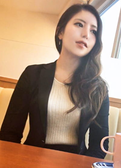 働くドMさん×PRESTIGE PREMIUM 01 1IT企業総務課／24歳 2WEBマーケター／23歳 3結婚相談所相談員／25歳 4美容系企業社長秘書／26歳