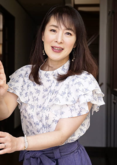 AVで息子とヤッちゃったアノ美人ママの自宅を14年ぶりに訪問 美人ママ相川さんのシン●●●●生活 2026