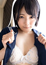 S-Cute なな（21） 潮吹きセーラー美少女の幼顔にぶっかけSEX