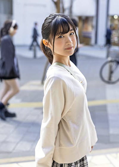 アブナイM願望が芽生えた剛毛マ〇コ浪人生が屈強なデカチン達に終日滅多挿しにされる上京体験。長野県松本市在住 桜庭菜乃花