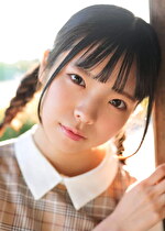 角オナニー歴10年！？ 将来もエッチもまだ模索中の、ベビーフェイスxしっかり者なギャップ美少女。プロの手ほどきで快感に目覚め、大量潮吹き！ 愛知県 名古屋市在住 佐野葉月 18歳AVデビュー｜メーカー：めばえ＃18