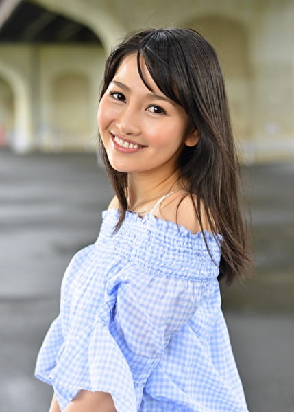 衝撃少女 梨紗