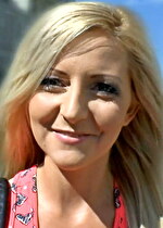 超絶美女のメッカ東欧で日本人がナンパ！芸能人顔負け超絶パイパン娘 日本のAVに興味深々金髪美女