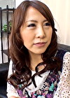 街ゆく奥様に高額謝礼を餌に声を掛け若いフル勃起チポを見せつける、エッチが久々の奥様は我慢の限界を突破!?ちょっと引な生挿入にも喘ぎ声が止まらない!! M560G01