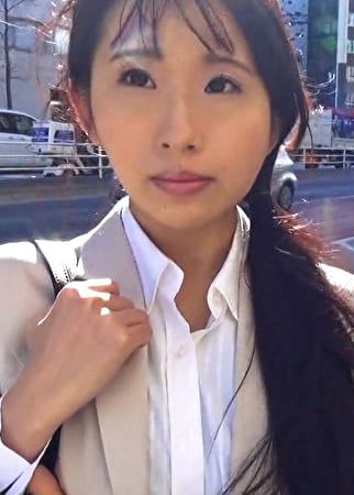 先輩女性と同行営業中二人にインタビュー！先輩にSEXを教えて下さいと後輩童貞が切実なお願い！先輩の前でチポをポ！謝礼で手伝いフェラ、素股で彼女ができた時の予行演習！