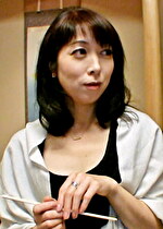 【素人・人妻】10年以上セックスレスの品の良い奥様、エッチを求められない自分にさよならする為AVデビュー！？自分の息子くらいのAV男優のカチコチチポに壊れて行く六十路奥様