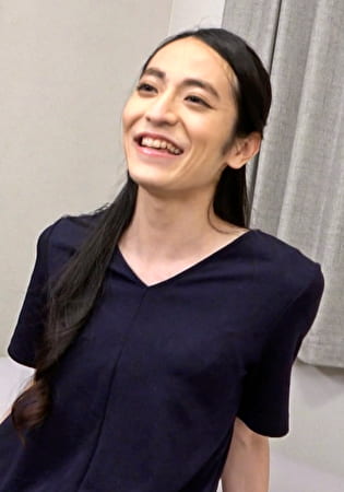3年ぶりに帰ってきた息子がまさかの超絶ニューハーフ!?姉も父も男らしくなった息子の帰りを待っていると・・・