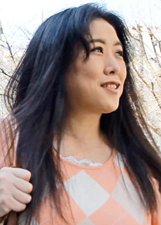 お大好きなぽっちゃり熟女さん、若いカワイイ男優にノリノリ 主導権握ってチポも握って巨乳で挟んで!ナマ中出しOK