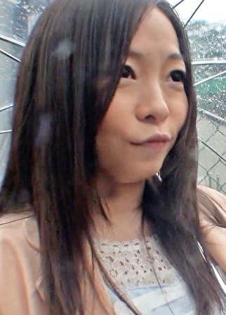 結婚2年目の奥さんにインタビュー!赤裸々に性生活を話し出す変態奥さん!?性欲旺盛な奥さんは下着を見せてオッパイを吸われSEXがしたくてたまらない!?