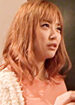 【素人・熟女】玄関先で声を掛けられそのまま引に家の中へ･･･で抵抗できないままナマ中出し！！