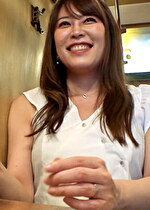 【素人・人妻】日々のストレスは浮気で解消する淫乱奥様！？ほろい気分で巨乳奥様とハメ潮吹きまくりSEX