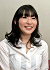居屋でナンパした美少女店員をサークルに参加したら謝礼金もあるよ！と誘い込む。女性もいたので安心して参加すると･･･男性と二人きりでなんだかんだとノリノリSEX！