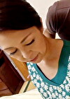 乳首をくつねるようにされると感じる変態熟女！つねる舐めるで乳首が肥大化！？熟女の膣奥に生中出し！