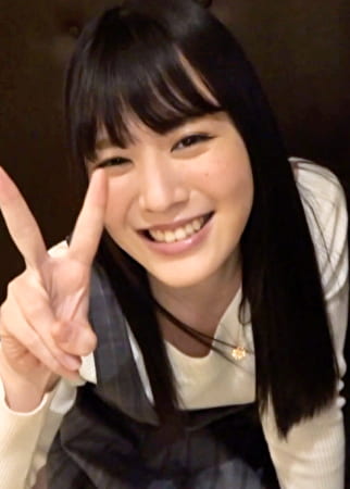 パチンコ屋でホールのバイトをしながら堅実な経済観念の美少女に個撮の下着モデルバイトをお願いしてラブホでハメ撮りSEX