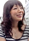 綺麗な若妻さん限定でインタビューをお願いと謝礼金をちらつかせてナンパ！ノリと引なボディタッチで濡れ濡れパイパンマコになし崩し的に挿入！