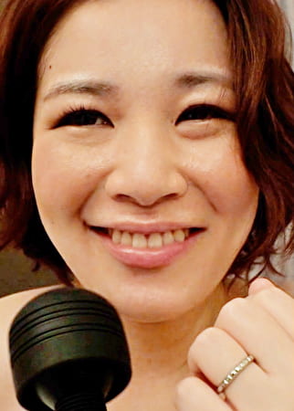 岡山から上京したての大きな荷物を持った人妻さんを食事に誘ってわせてそのままホテルで快楽絶頂中出しハメ撮りSEX！