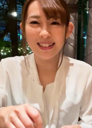 夜景映えが半端ない29歳超美女と久しぶりの再会でラブホでイチャイチャハメ撮りSEX！
