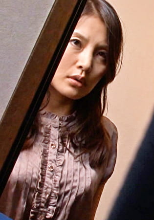 ピザの宅配を装い自宅に！狂気の魔にされる熟女！悲しみの中出し！