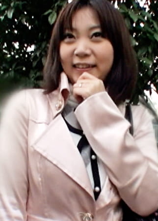 街行く人妻さんに声を掛け謝礼として好きな家電をプレゼントと騙してみエッチな悪戯でなし崩し的にハメ撮りSEX！