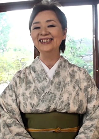 和服熟女が覚悟を決めてAV出演！和服が乱れてより淫靡なエロさを醸し淫乱開花の変態SEXにイキまくる！