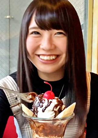 コンビニバイト志望というあどけない雰囲気の小動物系美少女を個撮テイでラブホでハメ撮りSEX!