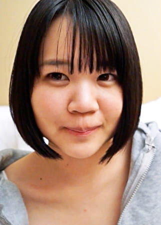 あどけなさが残る笑顔が印象的な美少女のイケナイ裏バイト！快感MAXで絶頂SEX！