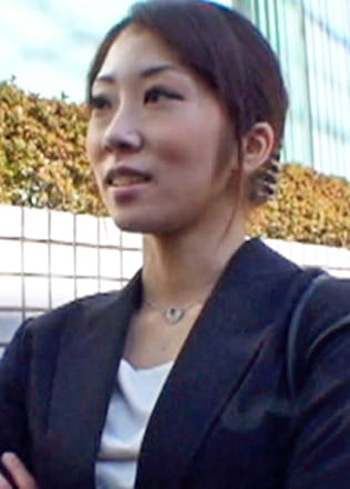 清楚系OLさんに取材と事務所にれ込み高額報酬でエロインタビュー！剛毛まこに中出し2連発