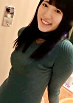 【素人・ハメ撮り】激辛ハンバーガーをパクつく透明感、屈託のない笑顔の美少女と個撮テイでラブホでイチャラブエッチ！