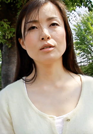 愛より快楽を求めるむっつりヤリマンの清楚系美熟女さんがAV出演！クンニ大好きビッチ熟女に絶頂中出しSEX
