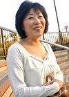 ひとりエッチが好きなどこにでもいそうな平凡な熟女が快楽を求めてAV出演！若い男根にしゃぶりつく濃厚中出し交尾！