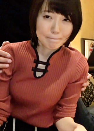 マッチアプリで現れた清楚系ショートヘアーが良く似合う美○女をモデルのバイトテイでラブホにインしてそのままハメ撮りSEX！