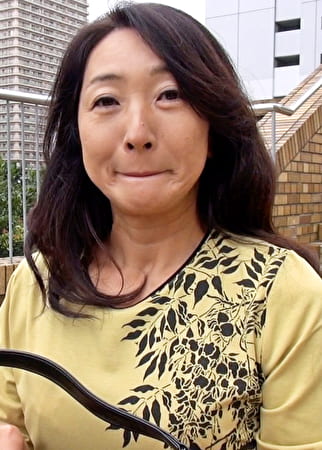旦那以外の他の男性としてみたいと性欲旺盛な清楚系熟女奥様がAV出演！控えめ熟女の人生初浮気SEX