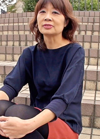 大阪生まれのチャキチャキ熟女が久々のSEXに心躍らせAV出演！AV男優相手に本気の快楽生中出しSEX