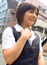 【素人・ハメ撮り】街行くOLさんを取材と称して事務所にれ込みなし崩し的にハメ撮りSEX！イケてるOLさんをセクハラインタビューでナマ中出し！