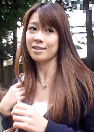 淫乱団地妻！好きモノ！ヤリマン奥様をナンパして事務所に●れ込みその気にさせて中出しSEX！