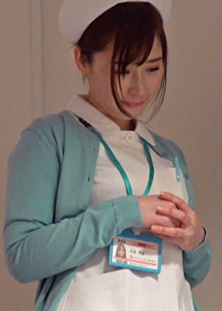 結婚3年目の看護師にギン勃ちチ●ポを見せてフェラ抜き！深夜、性欲に火がついた看護師は声を●して快楽堕ち･･･！